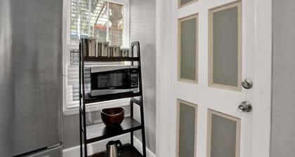 1940 cottage seen on FYI, 2bd 2ba