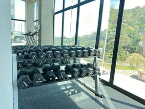 Fitness facility - NEW! Amazing Spacious 3-bedroom Apartment in Santa Elena with Great Amenities! (Nuevo Cuscatlan)