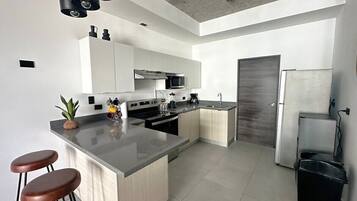 Fridge, microwave, oven, coffee/tea maker