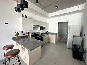 Fridge, microwave, oven, coffee/tea maker - NEW! Amazing Spacious 3-bedroom Apartment in Santa Elena with Great Amenities! (Nuevo Cuscatlan)
