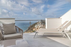 Terrace/patio - sea view ladera - Two Bedroom Apartment, Sleeps 4 (Nerja)