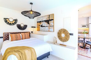 3 dormitorios, tabla de planchar con plancha, Internet y ropa de cama