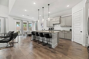 Fridge, microwave, oven, stovetop - Lake Cove Retreat- 4-Bedroom Escape (Little Elm)