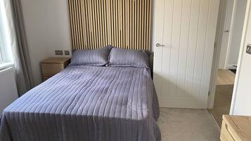 Cabin | 2 bedrooms, iron/ironing board, free WiFi, bed sheets