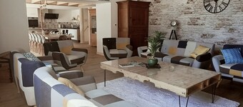 Le Hangar de Papi **** in the country with swimming pool