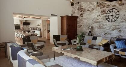 Le Hangar de Papi **** in the country with swimming pool