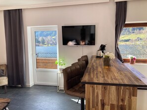 Deluxe Apartment, 1 Bedroom, Balcony, Lake View | Living area