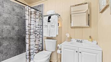 Hårtørrer, håndklæder, Sæbe, Toiletpapir