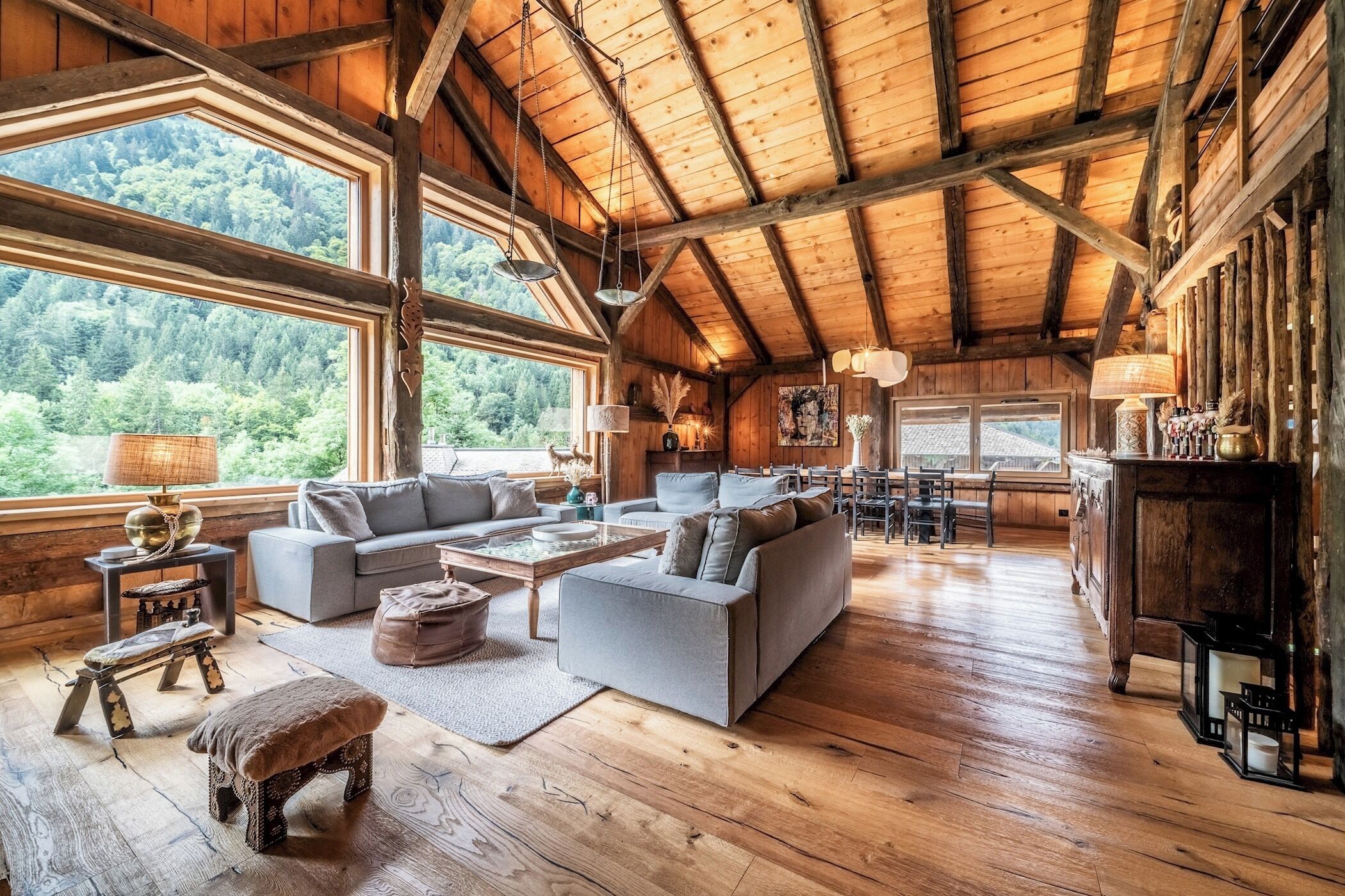 Fernseher, Kamin, Tischfußball