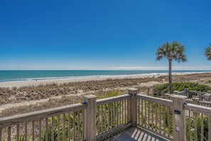 Sun-loungers - Raised Beach in Ocean Lakes! 3-bedroom house with large front deck! (Myrtle Beach)