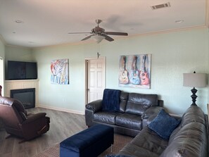 智能電視、壁爐