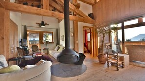 Living area - Wifi, 3rd floor, terrace, fireplace or stove, tv, ski locker, 110m², Les Gets (Les Gets)