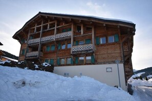 Exterior - Wifi, 3rd floor, terrace, fireplace or stove, tv, ski locker, 110m², Les Gets (Les Gets)