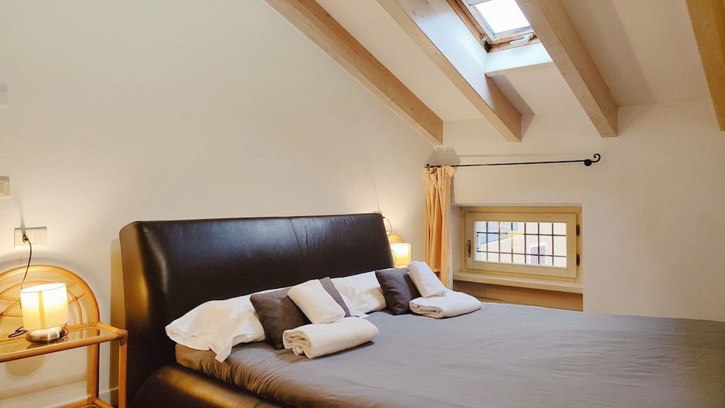 One-bedroom Penthouse Apartment - Riva del Garda