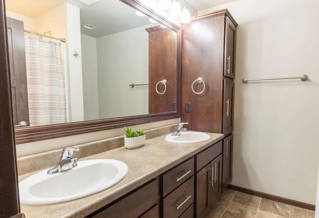 Towels, soap, shampoo, toilet paper
