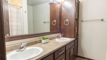 Towels, soap, shampoo, toilet paper