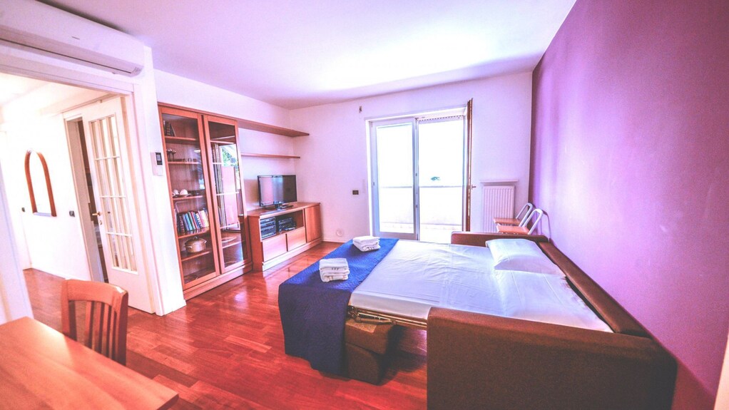 Two-bedroom Apartment With Balcony - Riva del Garda
