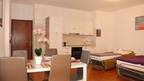 Interior - Take It Easy - Studio Apartment (Riva del Garda)