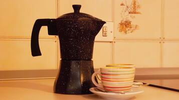 Kaffee und/oder Kaffeemaschine