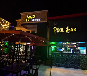 House | Outdoor dining