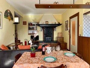 Dining - Casa Mario two-room apartment with terrace (Tremosine sul Garda)