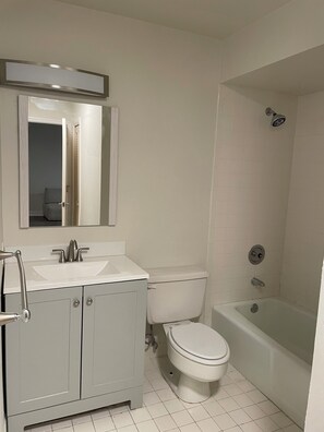 Dusche, Handtücher, Seife, Shampoo