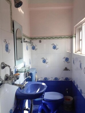 Shower, slippers, towels - Himalayan Vacation Home (Kathmandu)