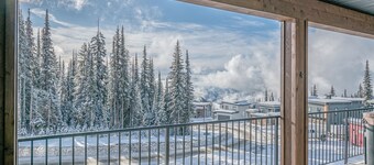 Modern Whole Duplex - Sleeps 24! Both sides, 2 hot tubs, garages, ski in/out!