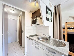 Fridge, microwave, coffee/tea maker, toaster