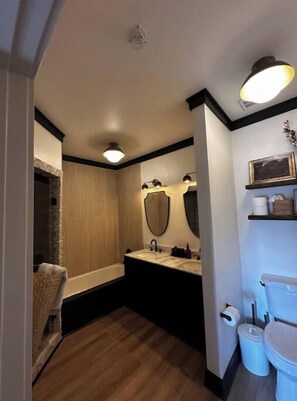 2 bedrooms, iron/ironing board, WiFi, bed sheets - Tuscaloosa Condo - Walk to BDS

 (Tuscaloosa)