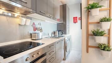 Fridge, microwave, oven, dishwasher