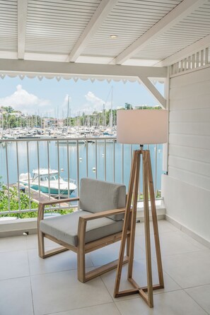 Property grounds - Cosy, refurbished apartment, marina view (Le Gosier)