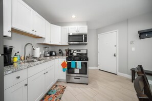 Fridge, microwave, oven, toaster - Spacious North End Studio (Boston)