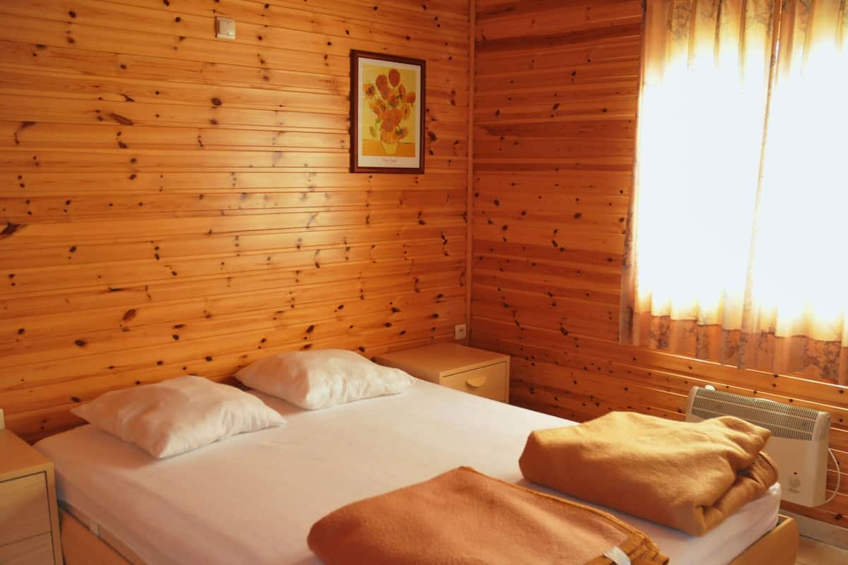 Deluxe ház, 4 hálószobával | 26 hálószoba, egyedi berendezés és ágynemű
