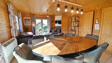 Fireplace, DVD player