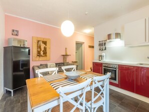 Elite Apartment, 2 Bedrooms | Dining