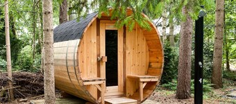 Lush Holiday Home in Rheezerveen With Hot Tub