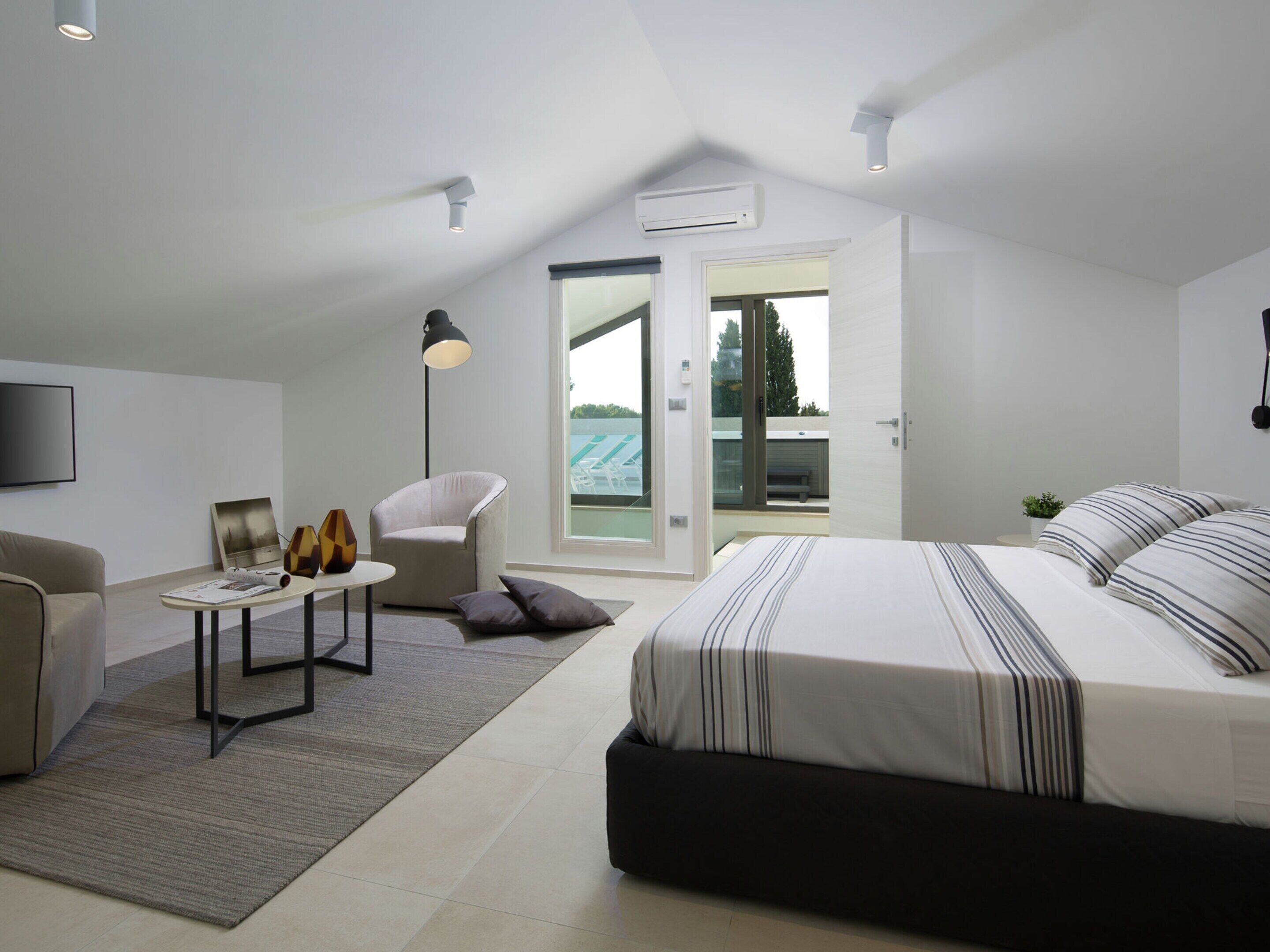 Comfort-Apartment, 3 Schlafzimmer | 12 Schlafzimmer, individuell eingerichtet, Bettwäsche