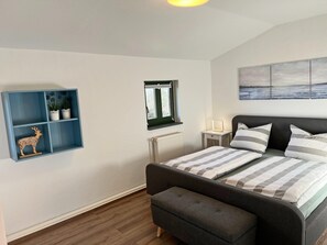 Comfort-Apartment, 2 Schlafzimmer | 4 Schlafzimmer, individuell eingerichtet, Bettwäsche