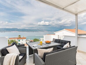 Balcony - Modern Apartment in Slatine With Terrace (Split)