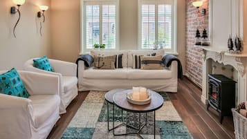 Living room | Fireplace