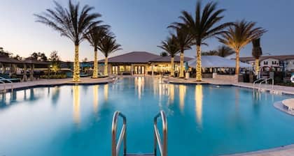 4 bed lakeside villa with private  pool set in exclusive gated community