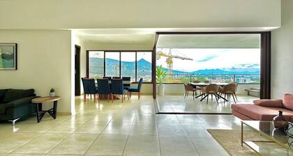Modern Big House with Stunning Views in Nuevo Cuscatlan!