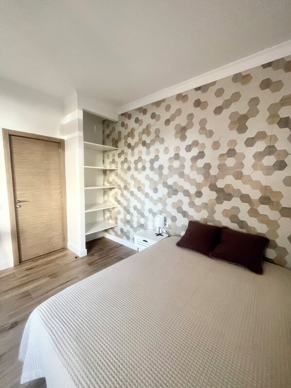 1 bedroom, WiFi, bed sheets