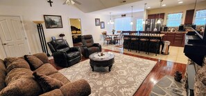 Smart TV, fireplace - Tranquility Cove #325- Cozy clean 2-bedroom condo in peaceful Pigeon Forge  (Pigeon Forge)