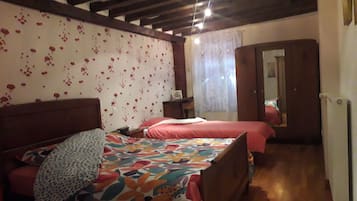 1 bedroom, bed sheets