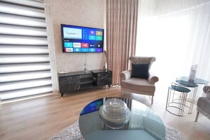 TV - 1-bedroom, nearby services&park, Wifi, parking-AE8 (İstanbul)