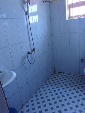 Handtücher, Seife, Toilettenpapier