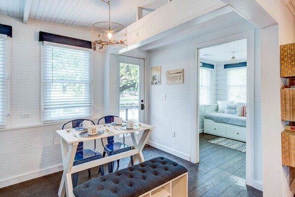 Dining - Authentic 1940's renovated Folly cottage! (Charleston)