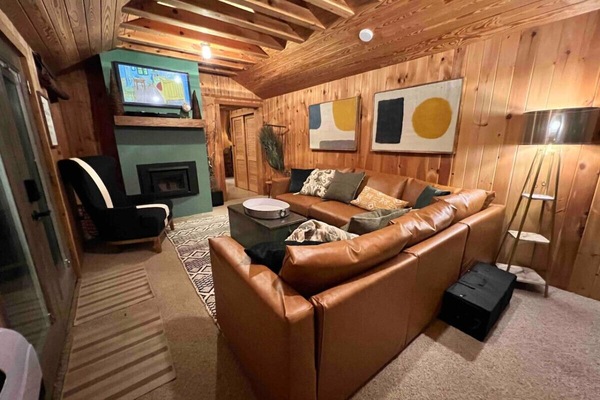 TV, fireplace, stereo